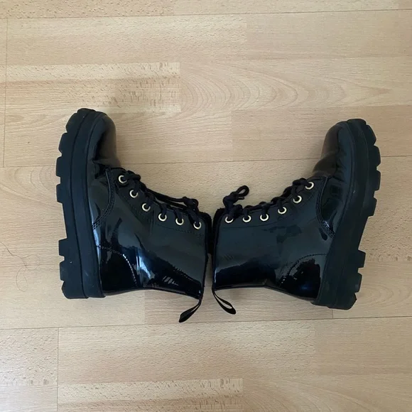 Warm Lined Boots - Picture 5 of 8